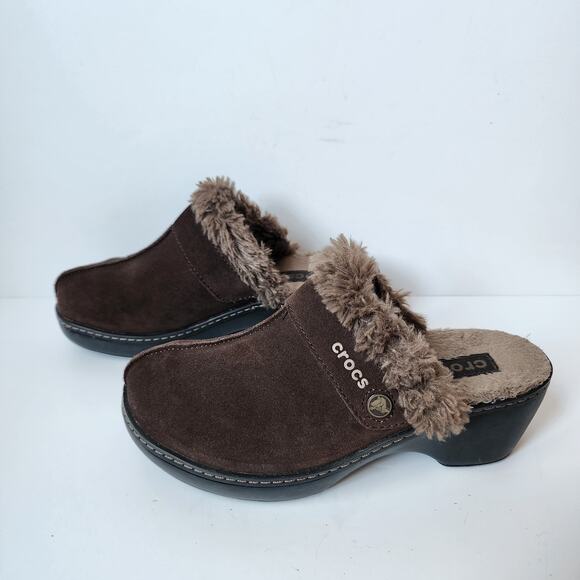 Crocs Clogs Womens Size 7 Cobbler Mule Slip On Wedges Suede Brown Fuzzy Lined - Picture 4 of 11